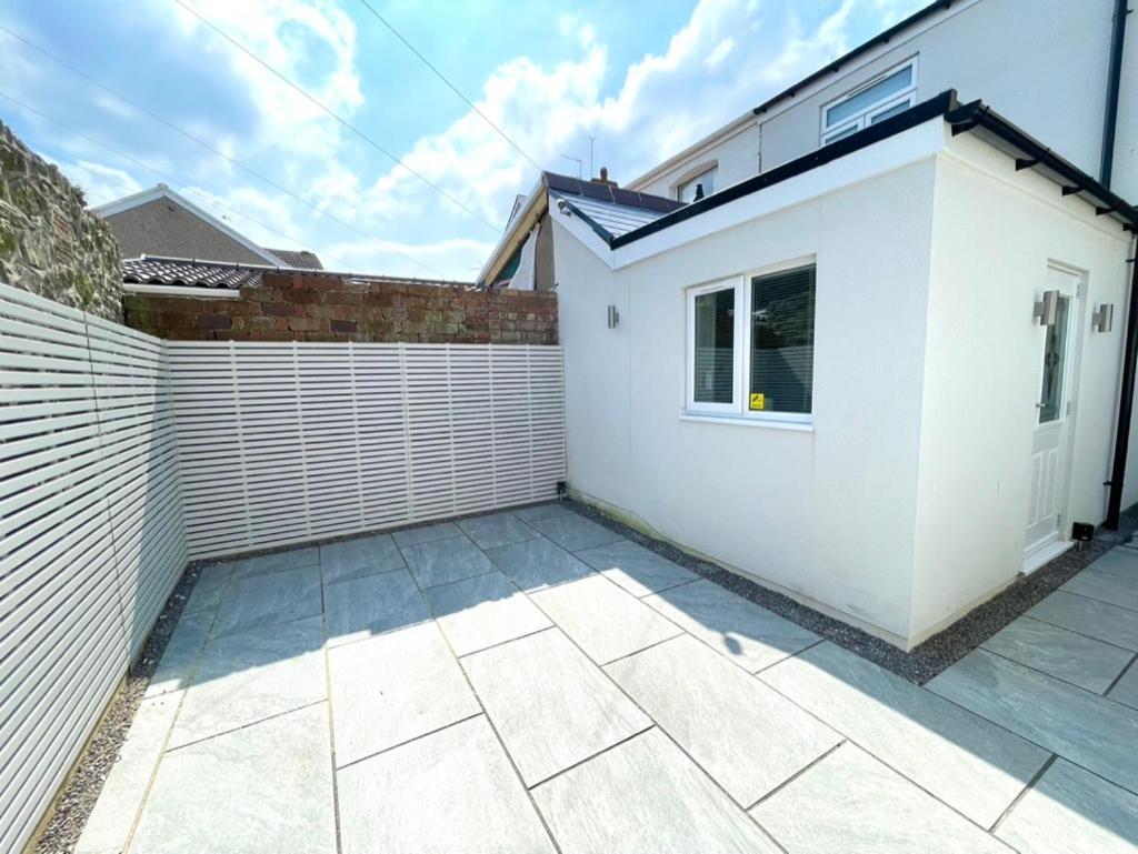 Luxury Porthcawl Large Spacious 2 Bedroom Apt, Garden, Prime Location Exterior photo